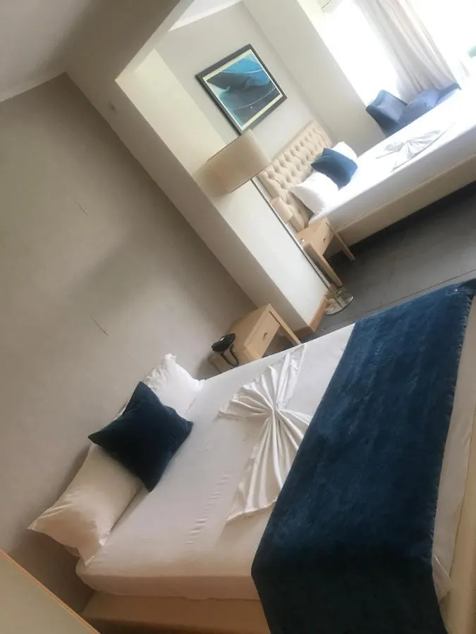 Vivi Hotel برايا 3*,